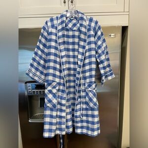 NEW Serena and Lily 100% linen blue and white gingham bathrobe